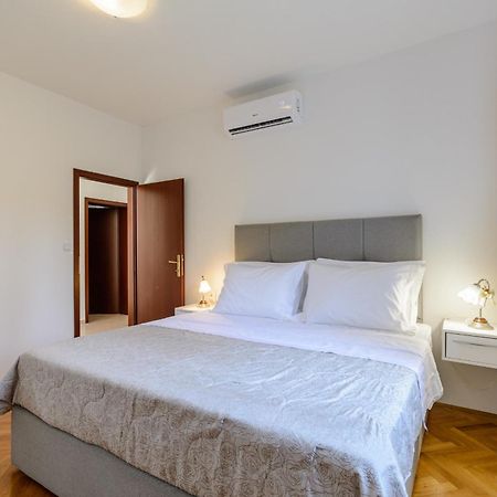 Apartment Marcela Sutivan Esterno foto